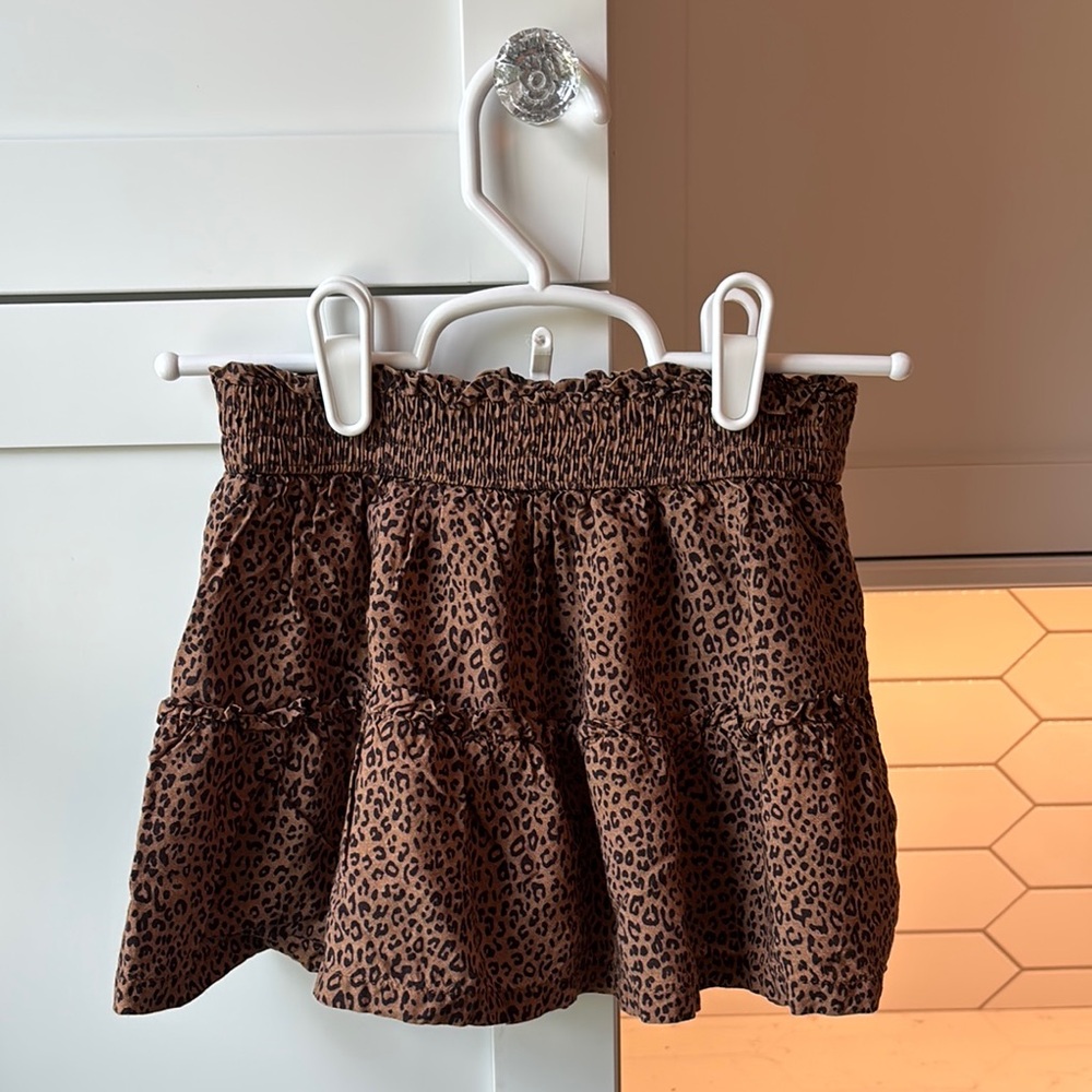 GAP Brown and Black Skirt Flared Design adorable XS